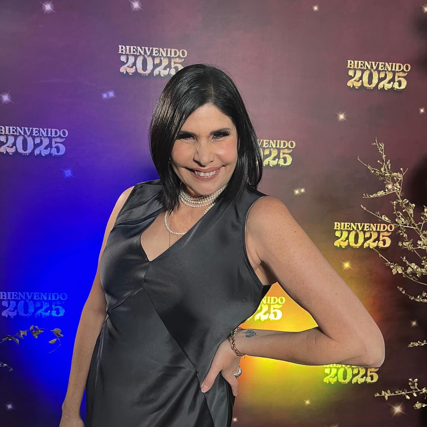 https://e.radikal.host/2025/05/14/raquelgarzatv_1745840388224-1.jpg