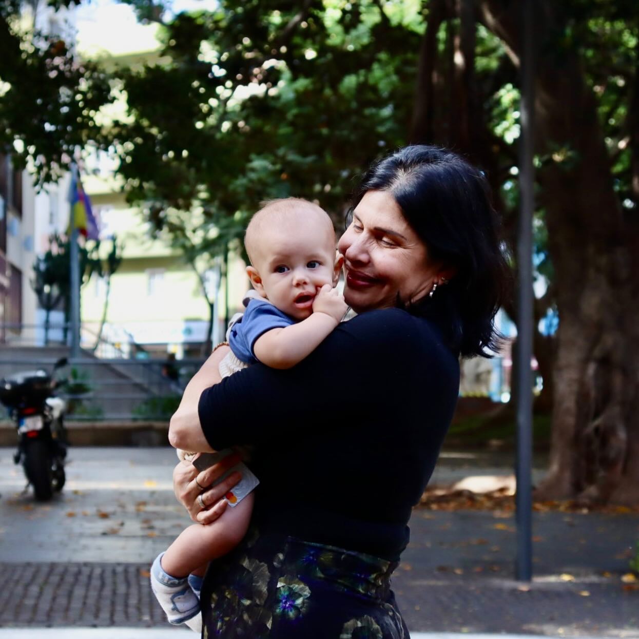 https://e.radikal.host/2025/05/14/raquelgarzatv_1745840421074.jpg
