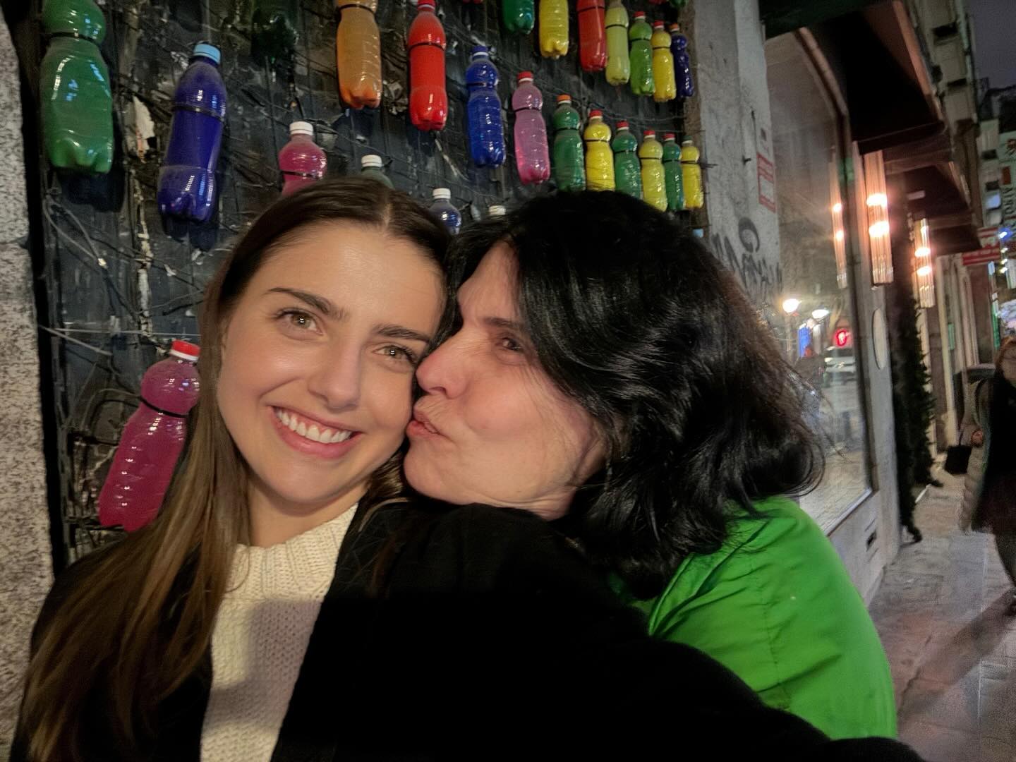 https://e.radikal.host/2025/05/14/raquelgarzatv_1745840439341.jpg
