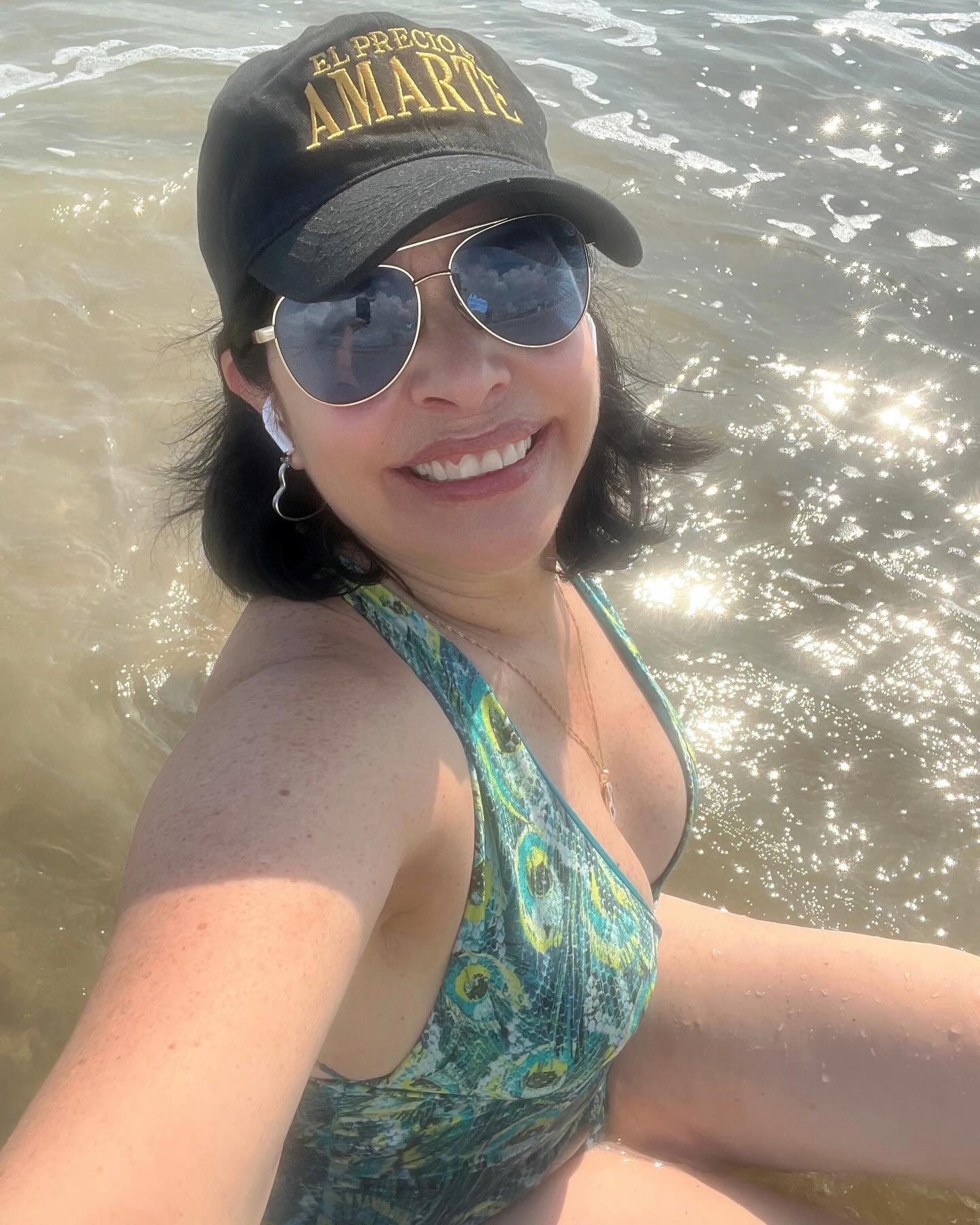 https://e.radikal.host/2025/05/14/raquelgarzatv_1745840460346.jpg