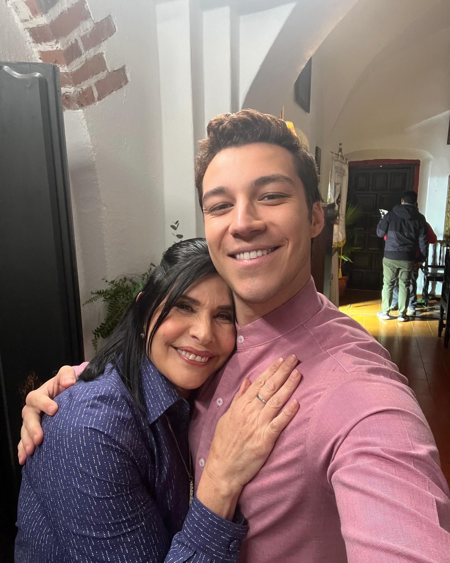 https://e.radikal.host/2025/05/14/raquelgarzatv_1745840480104.jpg