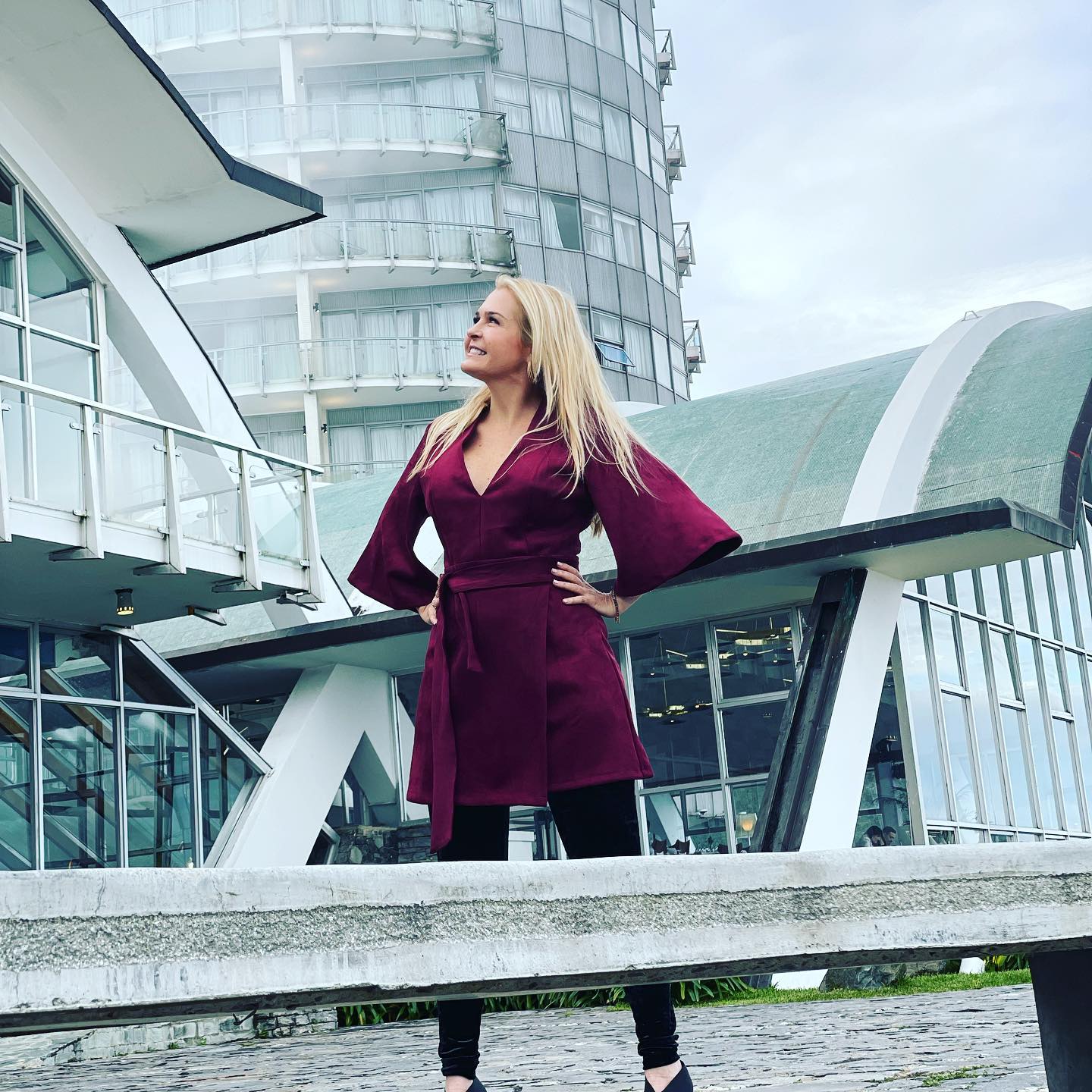 https://e.radikal.host/2025/05/14/rosalindaserfaty_1745863233502.jpg