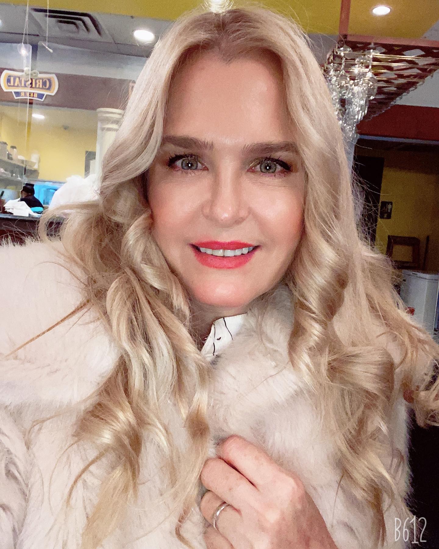 https://e.radikal.host/2025/05/14/rosalindaserfaty_1745863248342.jpg