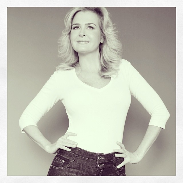 https://e.radikal.host/2025/05/14/rosalindaserfaty_1745863436411.jpg
