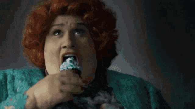 https://e.radikal.host/2025/05/15/dona-redonda-saramandaia-1.gif