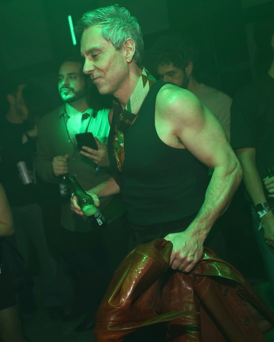 https://e.radikal.host/2025/05/16/alexandrenero_1745921551615.jpg