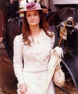 https://e.radikal.host/2025/05/16/carolkasting_1745921295461-1.jpg