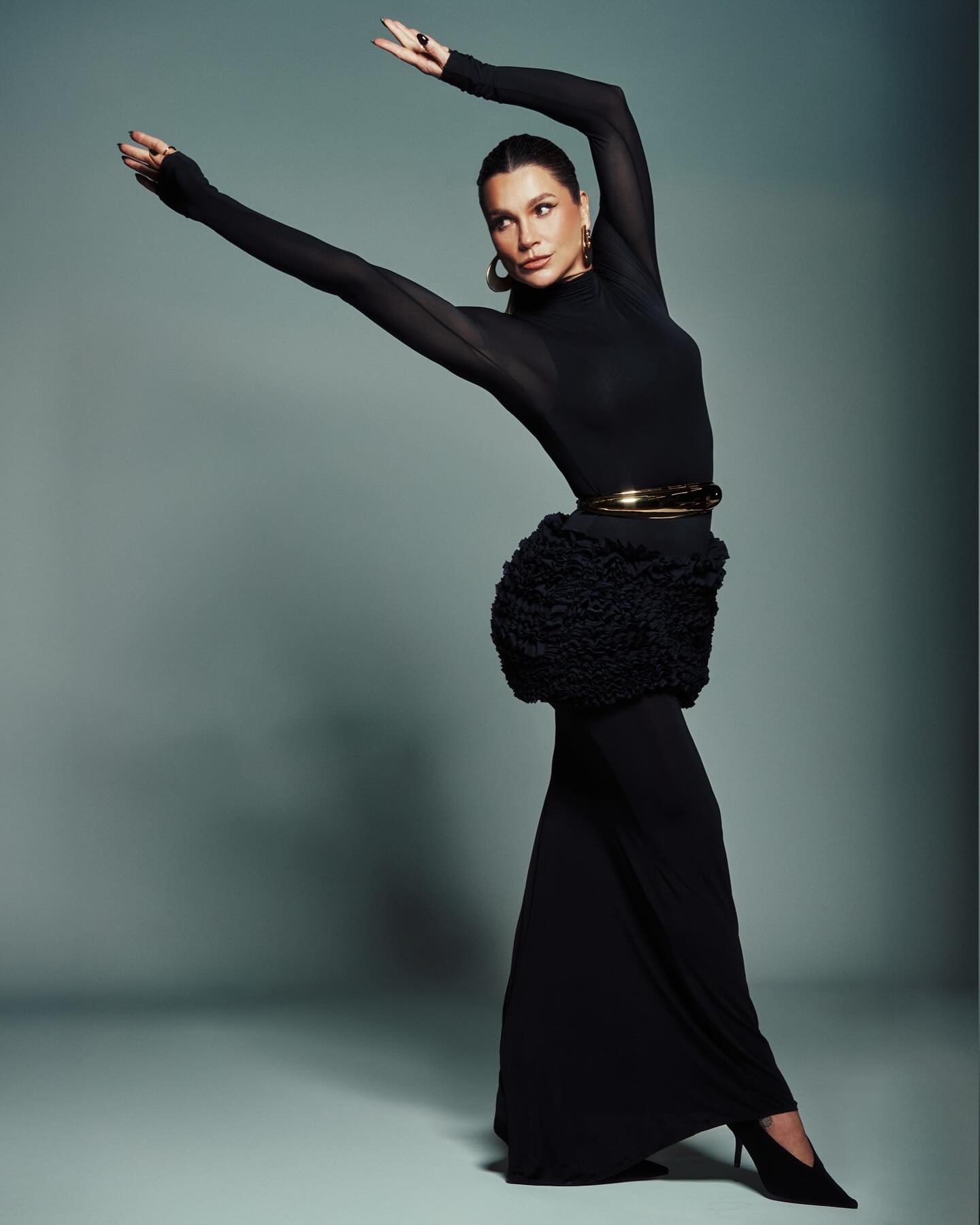https://e.radikal.host/2025/05/16/flaviaalessandra_1745921376248.jpg