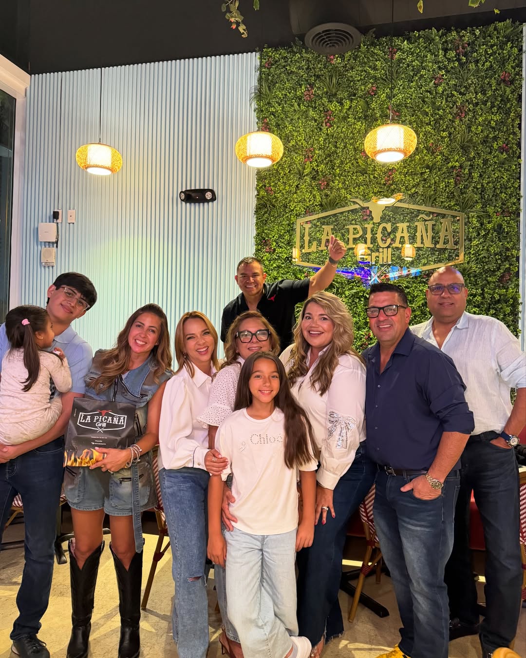 https://e.radikal.host/2025/05/19/SnapInsta.to_497946969_18508657945035117_8331373583172689130_n.jpg