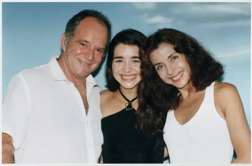 https://e.radikal.host/2025/05/21/40680436-12111997-divulgacao-cristina-granato-tv-betty-faria-claudio-marzo-e-alexandra-marzo..md.webp