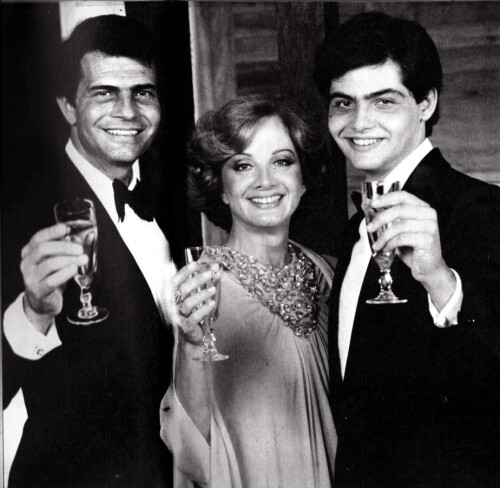 https://e.radikal.host/2025/05/21/gloria-tarcisio-TarcisioFilho-amiga-brinde-1981.md.jpg