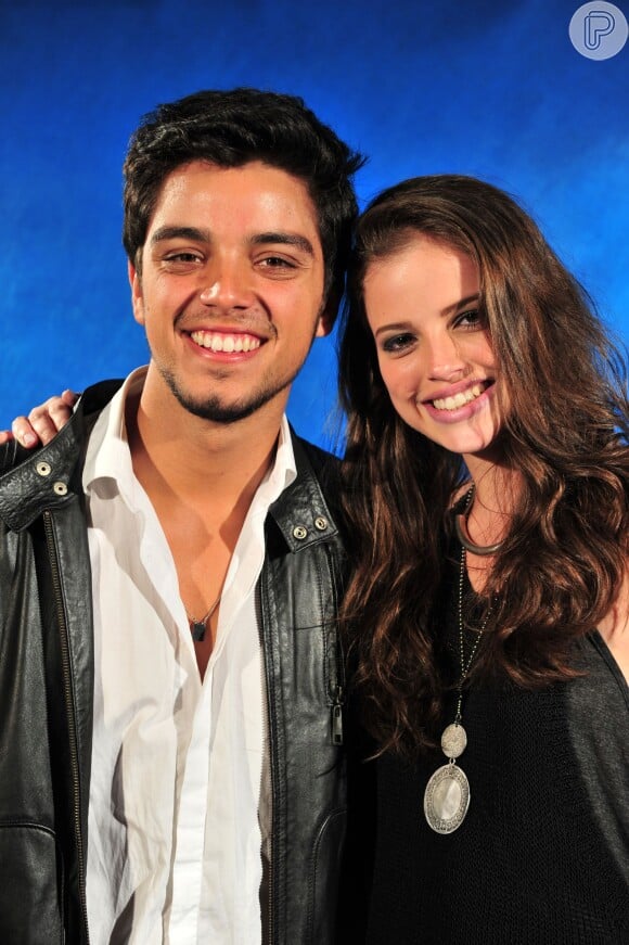 https://e.radikal.host/2025/05/23/117935-rodrigo-simas-e-agatha-moreira-posaram-580x0-1.jpg