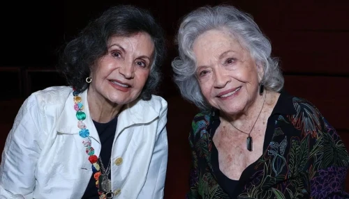https://e.radikal.host/2025/05/23/Nathalia-Timberg-e-Rosamaria-Murtinho.md.webp