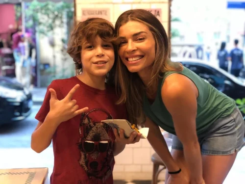 https://e.radikal.host/2025/05/27/grazi-niver-7.md.webp