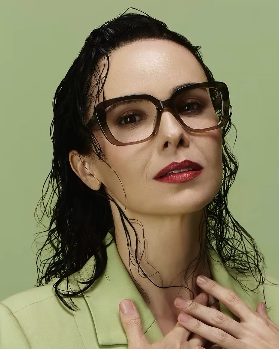 https://e.radikal.host/2025/05/28/deborafalabellanews_1745999960292.jpg