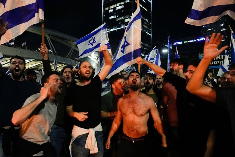 230409152812-02-pentagon-leaked-documents-israel-protests.jpg