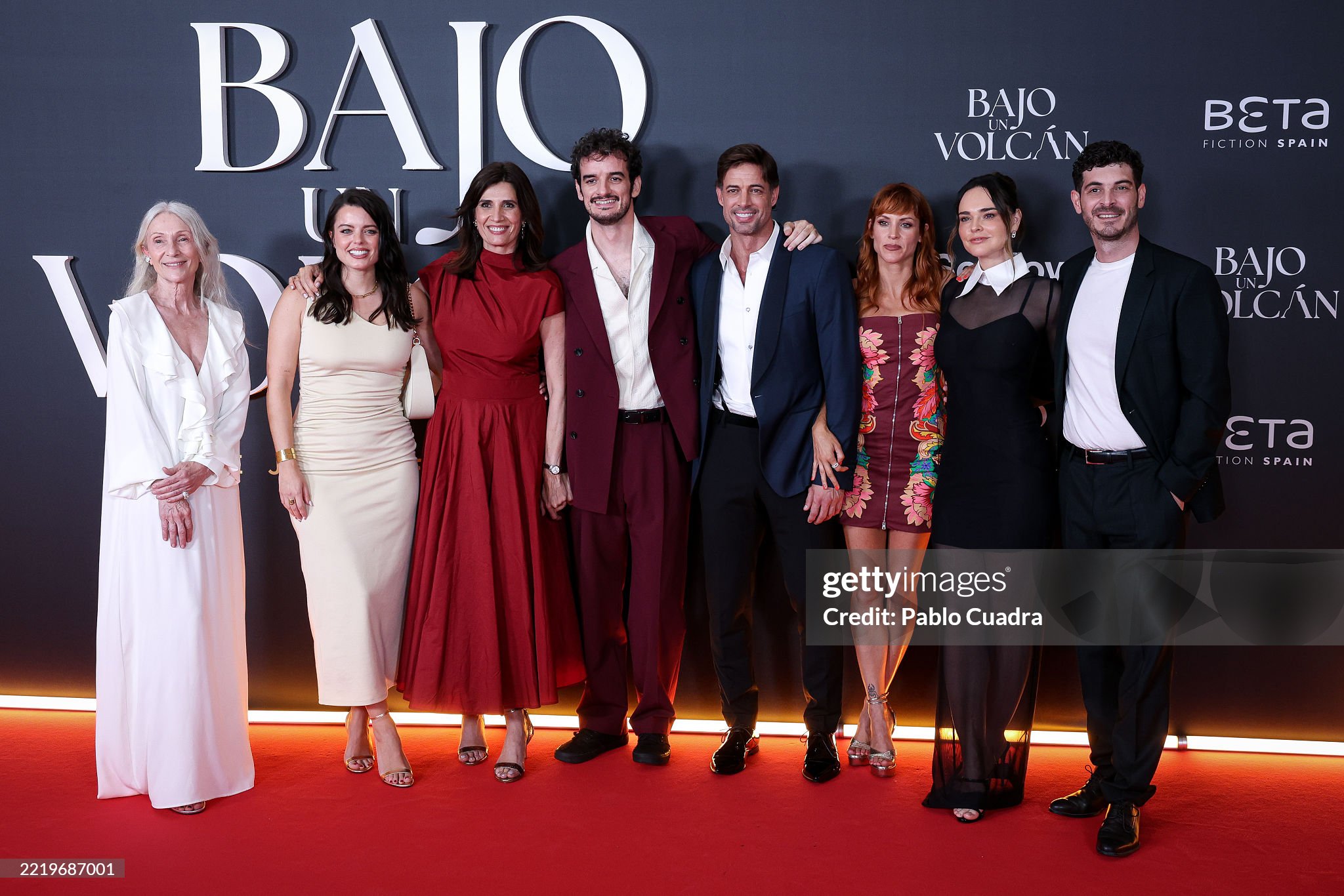 https://e.radikal.host/2025/06/15/gettyimages-2219687001-2048x2048.jpg