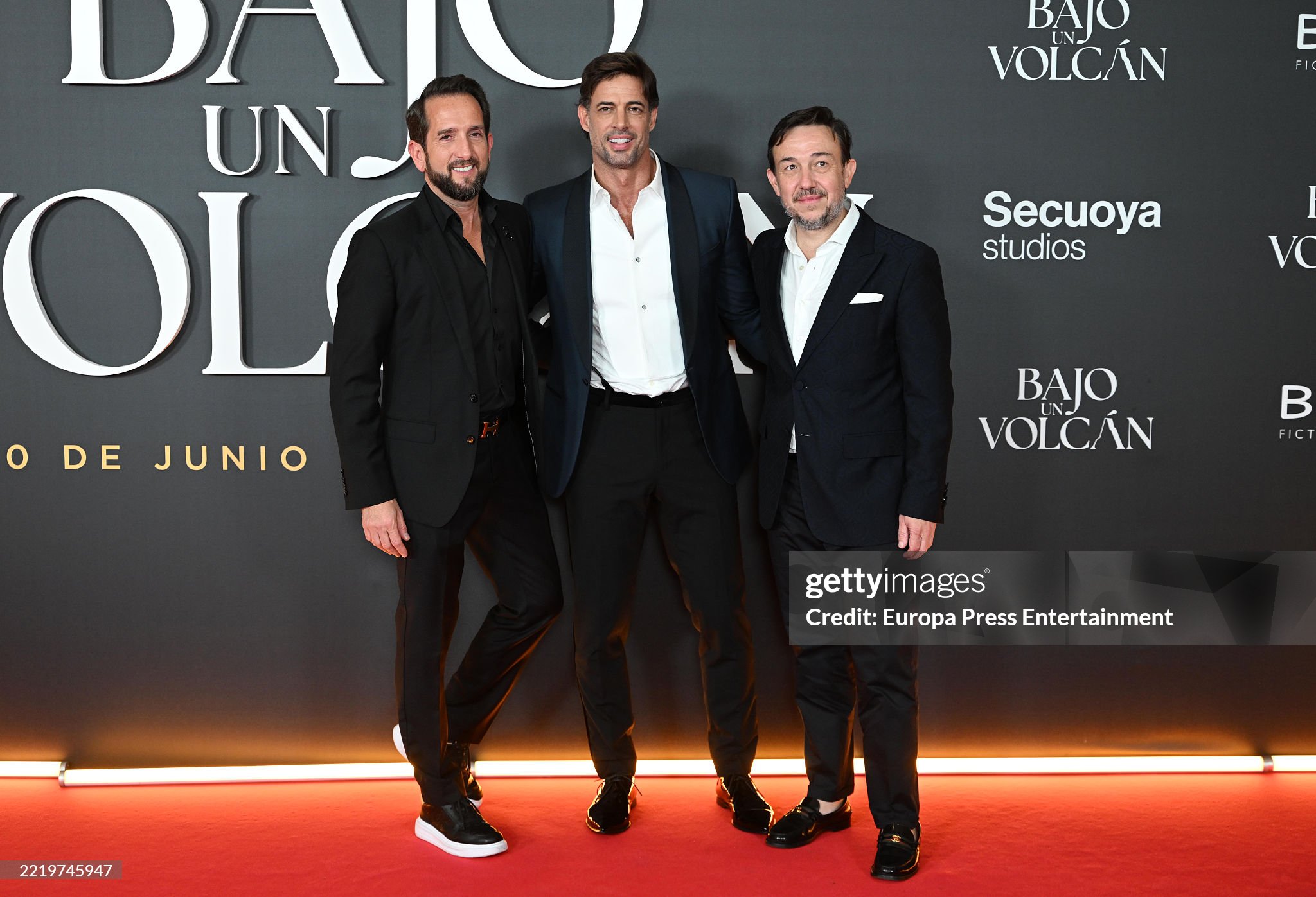 https://e.radikal.host/2025/06/15/gettyimages-2219745947-2048x2048.jpg