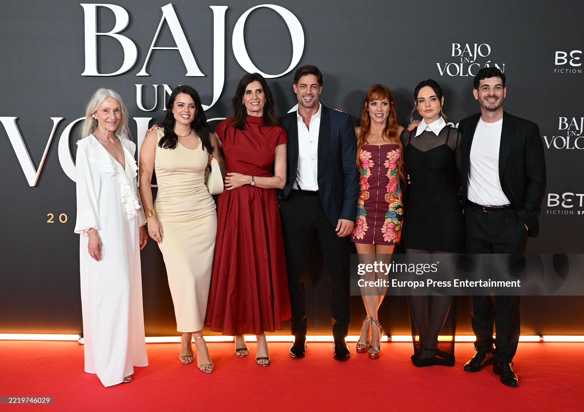 https://e.radikal.host/2025/06/15/gettyimages-2219746029-2048x2048.jpg