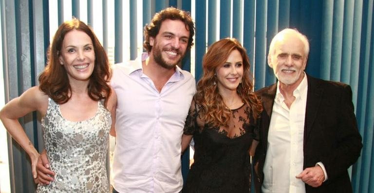 https://e.radikal.host/2025/06/21/img-301208-carolina-ferraz-rodrigo-lombardi-guilhermina-guinle-e-franci_widelg.jpg