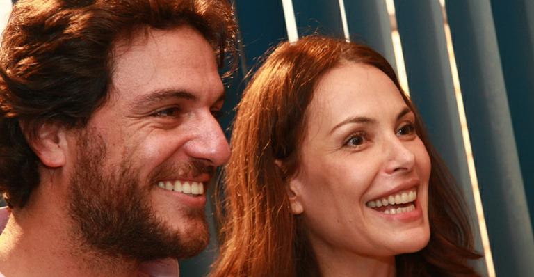https://e.radikal.host/2025/06/21/img-301234-rodrigo-lombardi-e-carolina-ferraz-os-protagonistas-de-o-ast.jpg