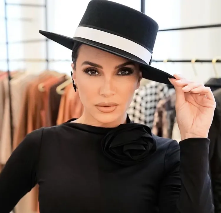 https://e.radikal.host/2025/06/25/ElizabethGutierrez2-1d1d575f92b64a6cb8a363a49b9ea28a.webp