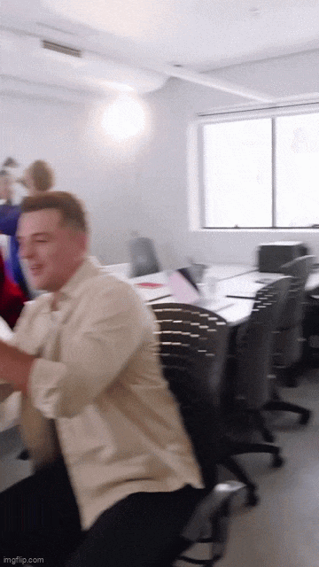https://e.radikal.host/2025/06/26/9ykh0p-1.gif