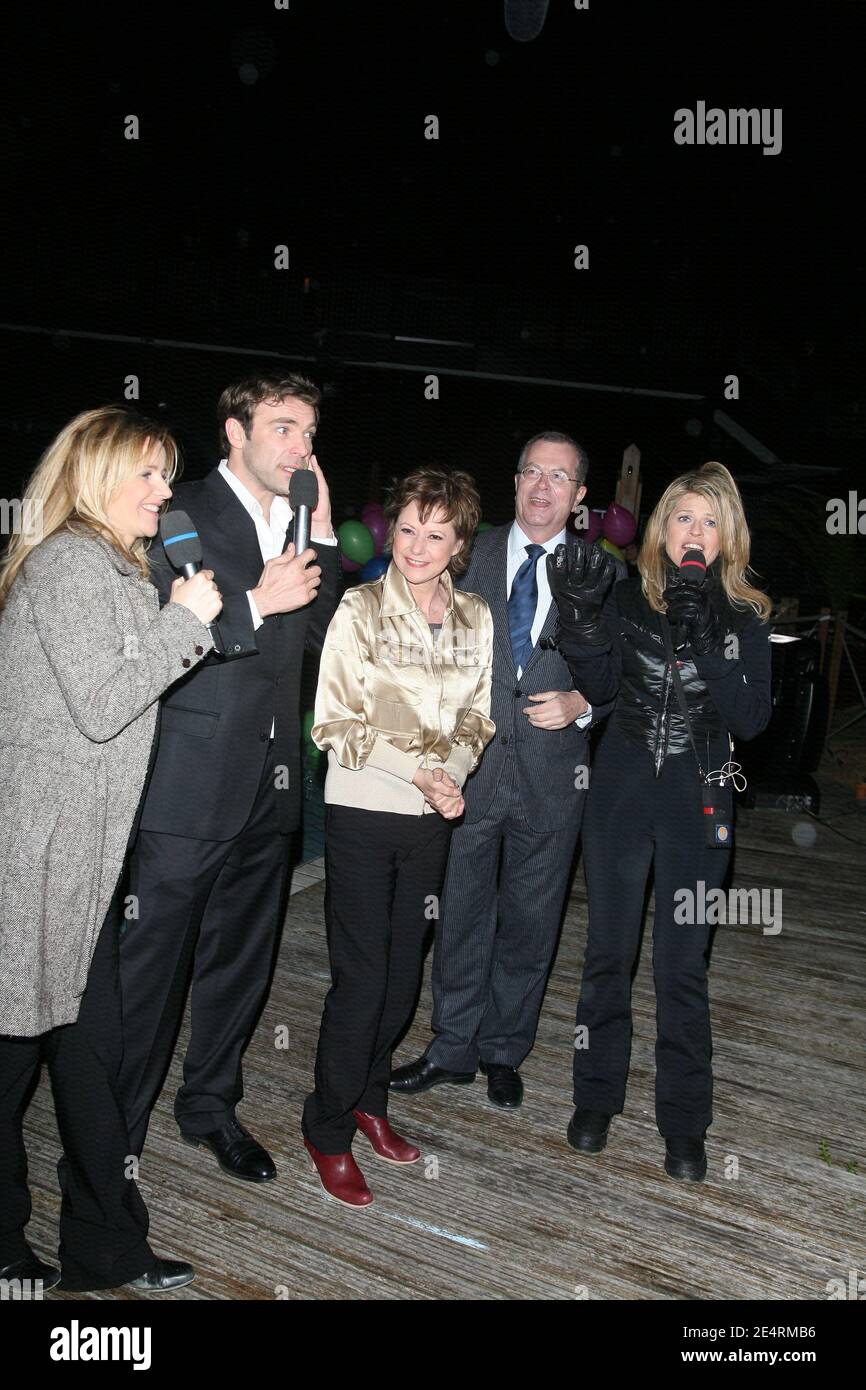 https://e.radikal.host/2025/07/17/dorothee-with-ceo-of-idf1-marc-tessier-patrick-puydebat-laure-guibert-and-linda-lacoste-attend-the-opening-of-the-channel-idf1-for-tnt-held-at-aquaboulevard-in-paris-france-on-march-208fc54576a11a0f2f.jpg