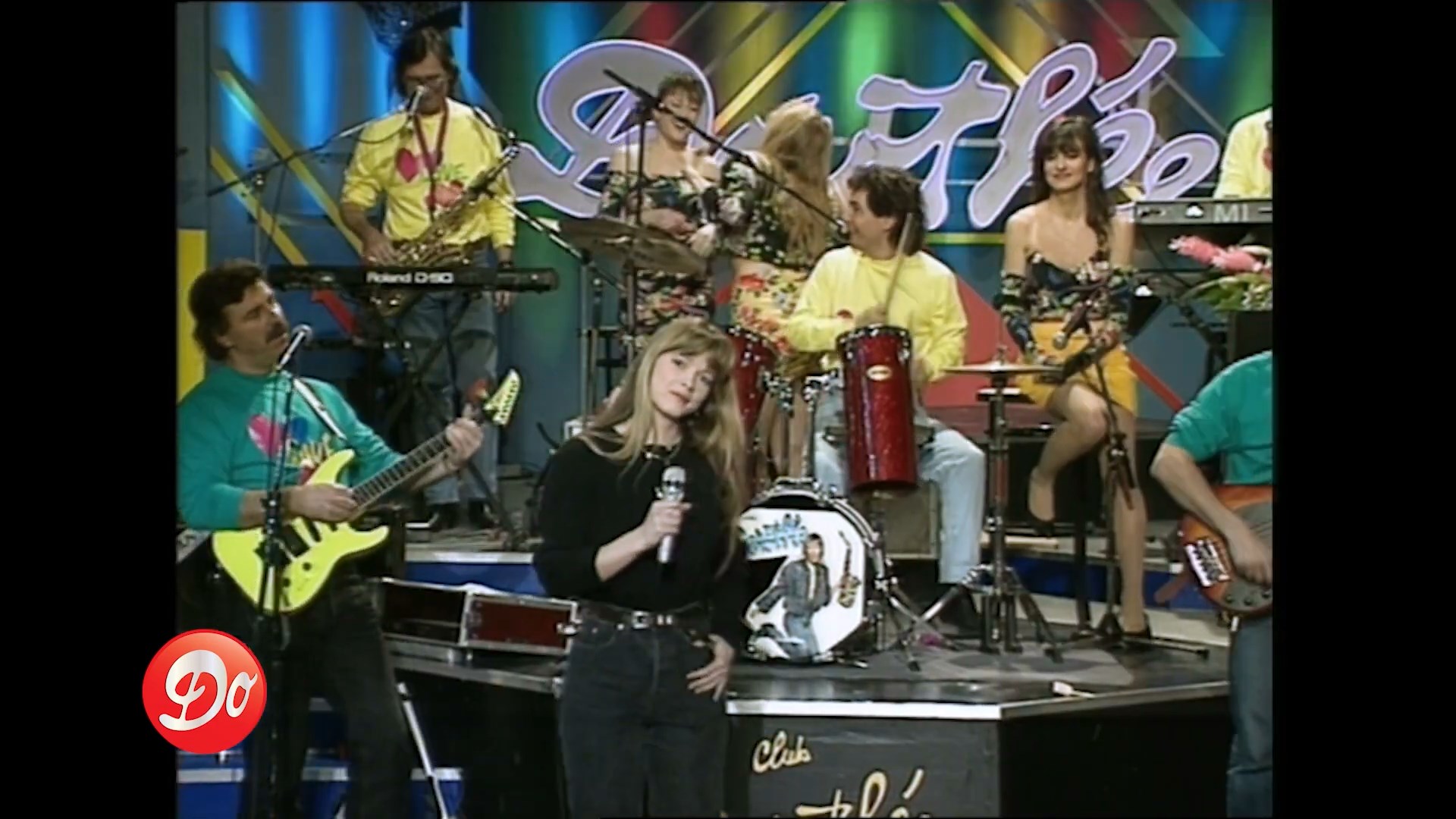 https://e.radikal.host/2025/07/18/HELENE---Dans-ses-grands-yeux-verts---CLUB-DOROTHEE-_-REPLAY.mp4_snapshot_00.29.359.jpg