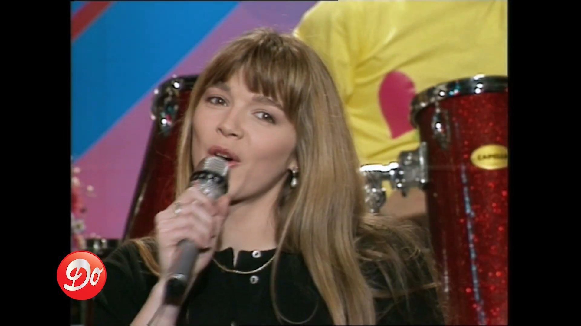 https://e.radikal.host/2025/07/18/HELENE---Dans-ses-grands-yeux-verts---CLUB-DOROTHEE-_-REPLAY.mp4_snapshot_00.33.965.jpg