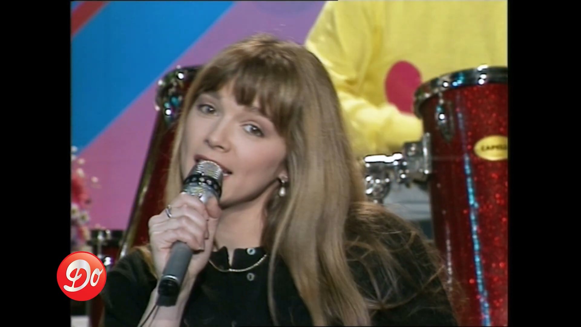 https://e.radikal.host/2025/07/18/HELENE---Dans-ses-grands-yeux-verts---CLUB-DOROTHEE-_-REPLAY.mp4_snapshot_00.37.640.jpg