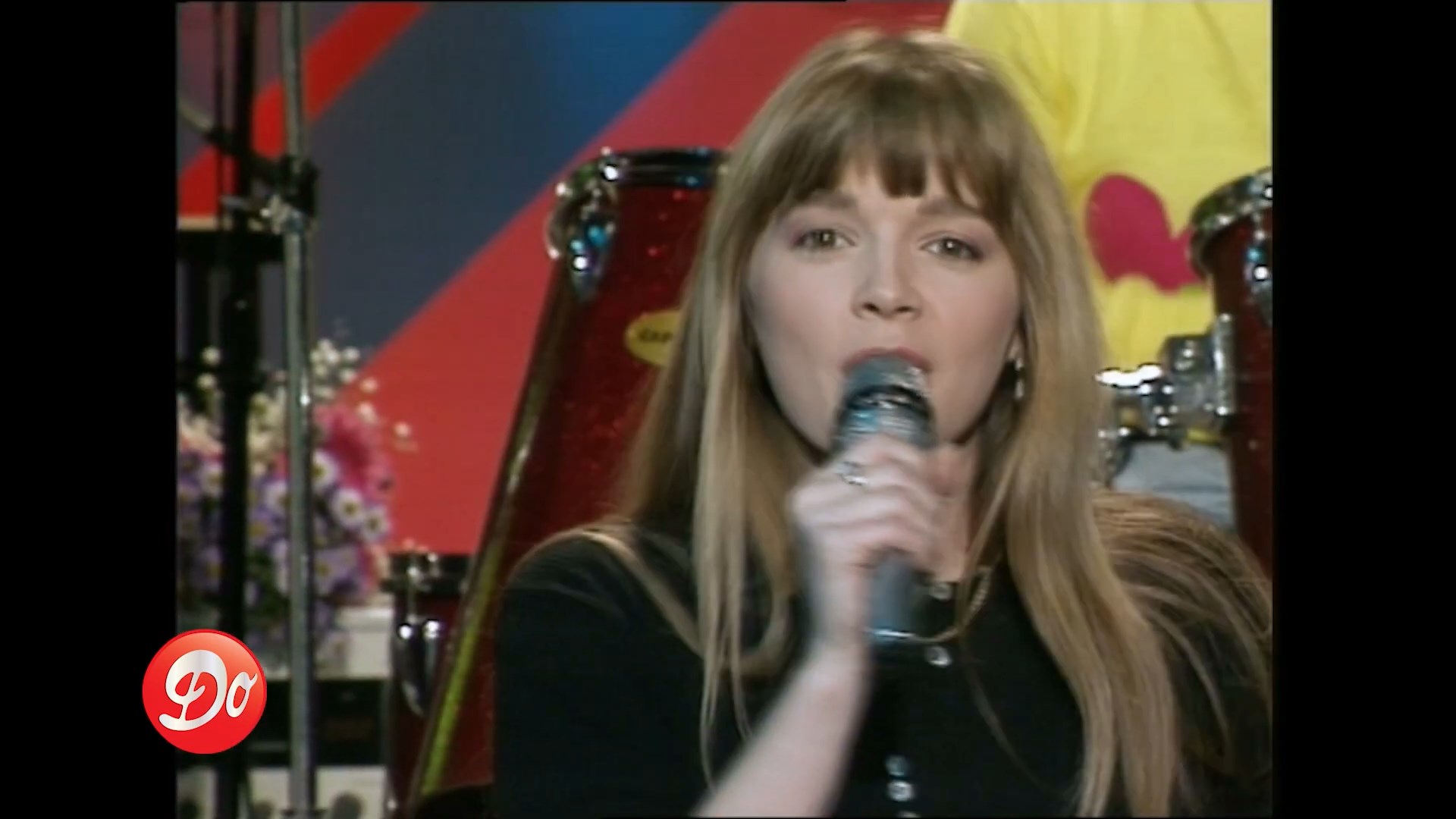 https://e.radikal.host/2025/07/18/HELENE---Dans-ses-grands-yeux-verts---CLUB-DOROTHEE-_-REPLAY.mp4_snapshot_00.42.835.jpg