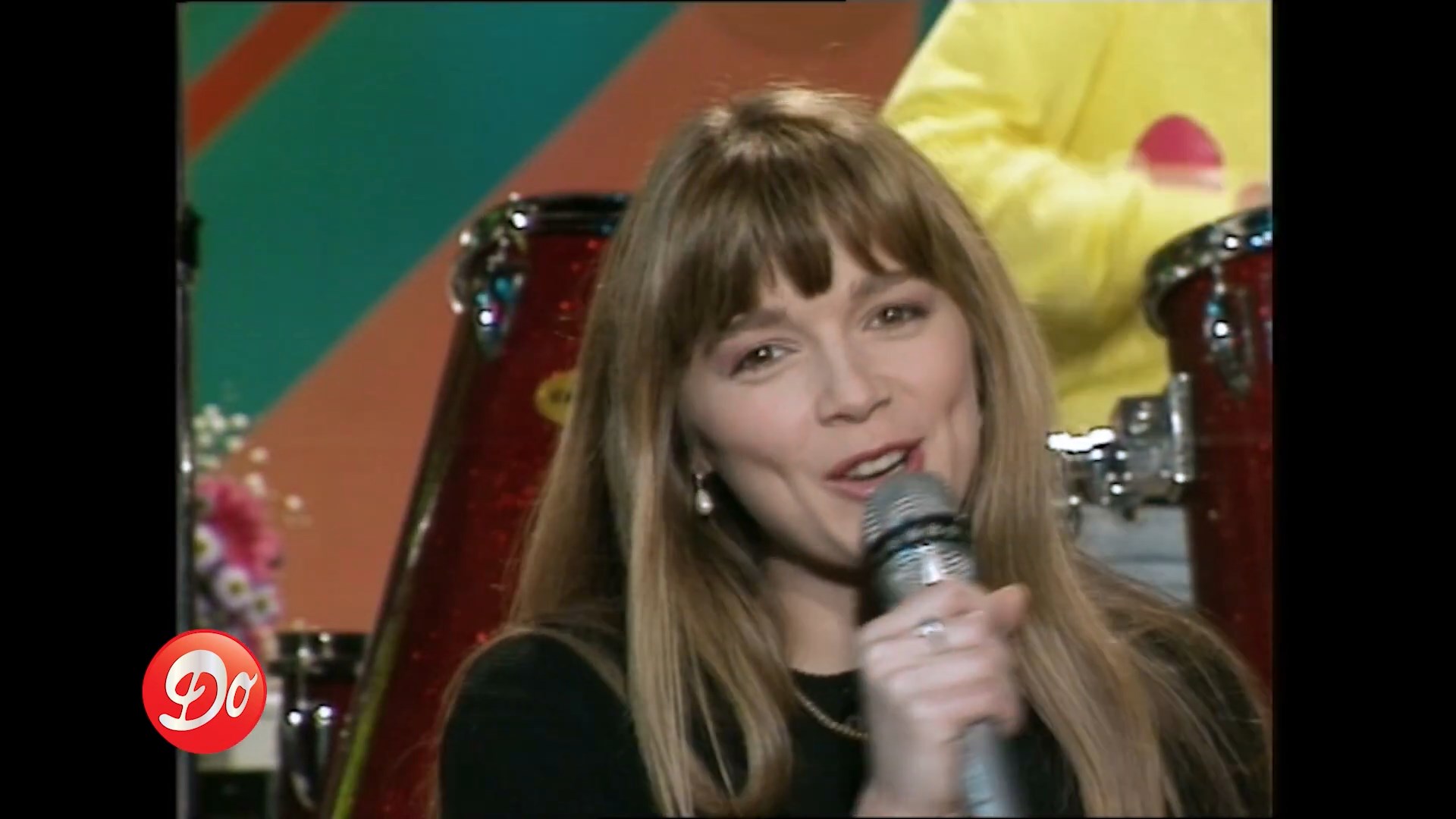 https://e.radikal.host/2025/07/18/HELENE---Dans-ses-grands-yeux-verts---CLUB-DOROTHEE-_-REPLAY.mp4_snapshot_01.05.351.jpg