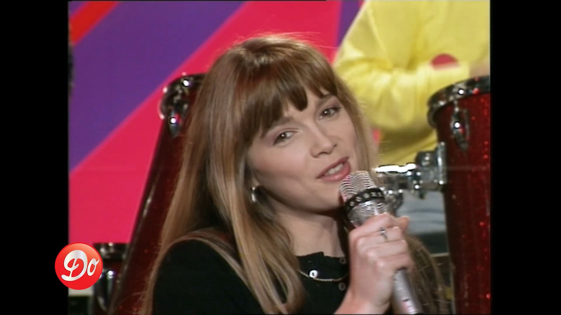 https://e.radikal.host/2025/07/18/HELENE---Dans-ses-grands-yeux-verts---CLUB-DOROTHEE-_-REPLAY.mp4_snapshot_01.14.765.jpg
