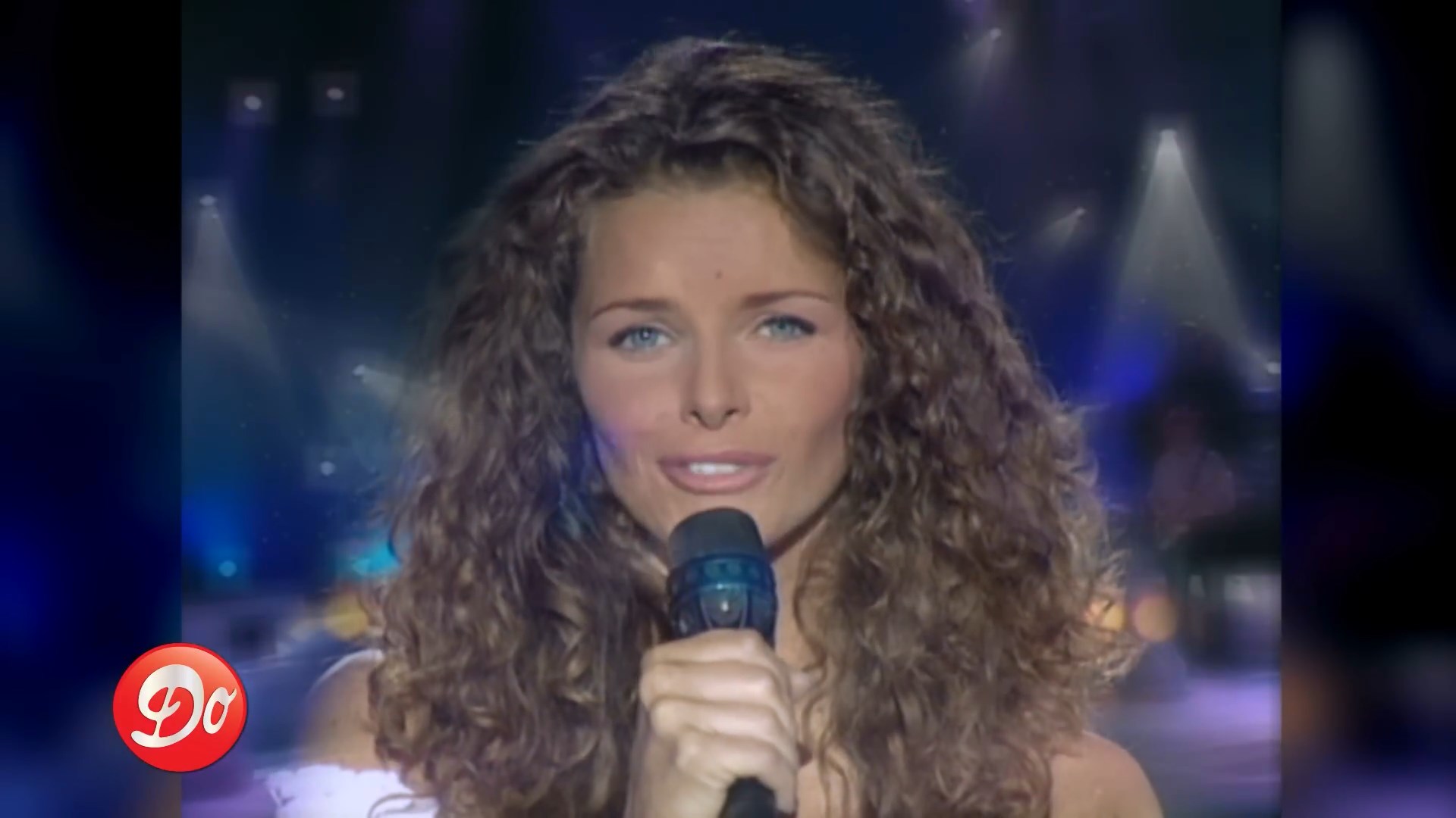 https://e.radikal.host/2025/07/18/Manuela-Lopez-_-Regarde-Maman-Clip-officiel.mp4_snapshot_00.48.534.jpg