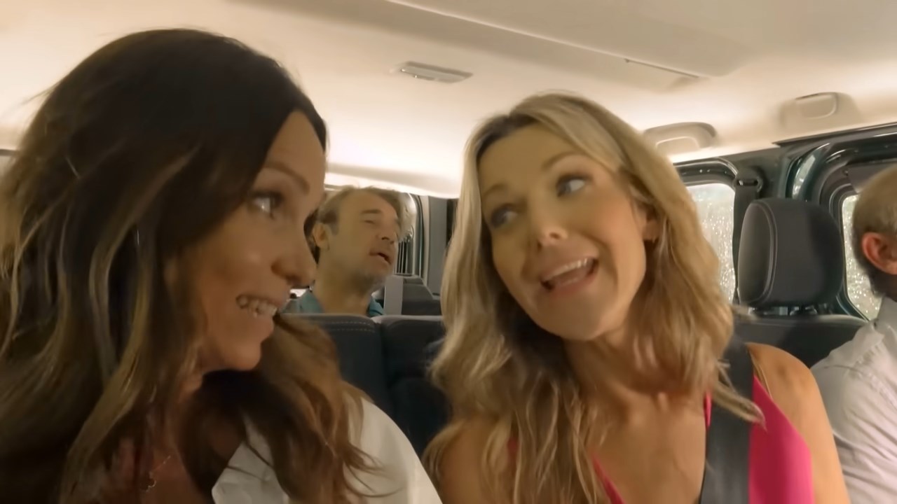 https://e.radikal.host/2025/07/22/HIlIne---Pour-lamour-dun-garZon-Clip.mp4_snapshot_00.18.859.jpg