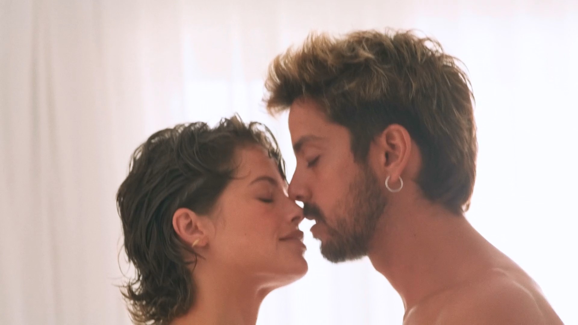 https://e.radikal.host/2025/08/01/calvin_klein_-_editors_cut-1080p.mp4_snapshot_00.51.855.jpg