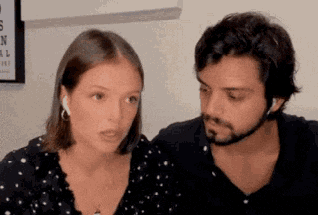 https://e.radikal.host/2025/08/02/love-rodrigo-simas-1-1.gif