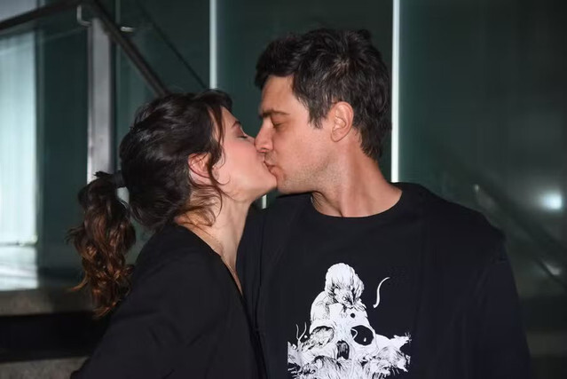 https://e.radikal.host/2025/08/05/bianca-bin-e-sergio-guize-8392.jpg