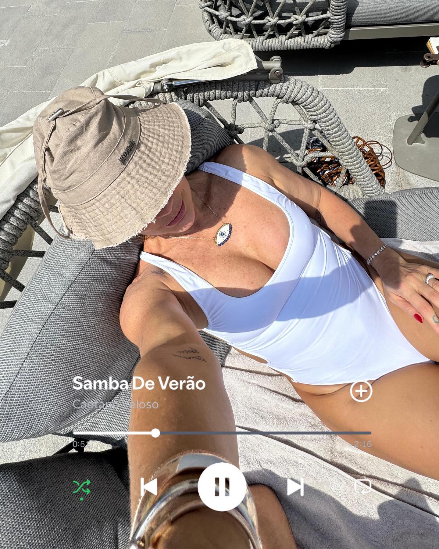 https://e.radikal.host/2025/08/08/FLAVIY-ALESSANDRA-5.jpg