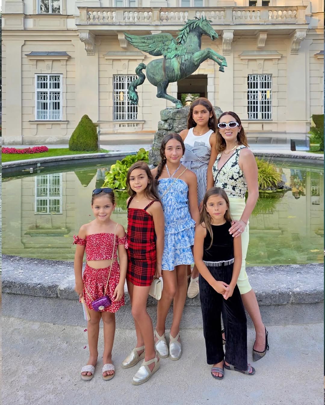 https://e.radikal.host/2025/08/14/SnapInsta.to_532511058_18527153992061196_828006645592300181_n.jpg