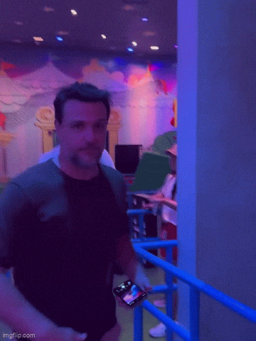 https://e.radikal.host/2025/08/18/a3epik-4.gif