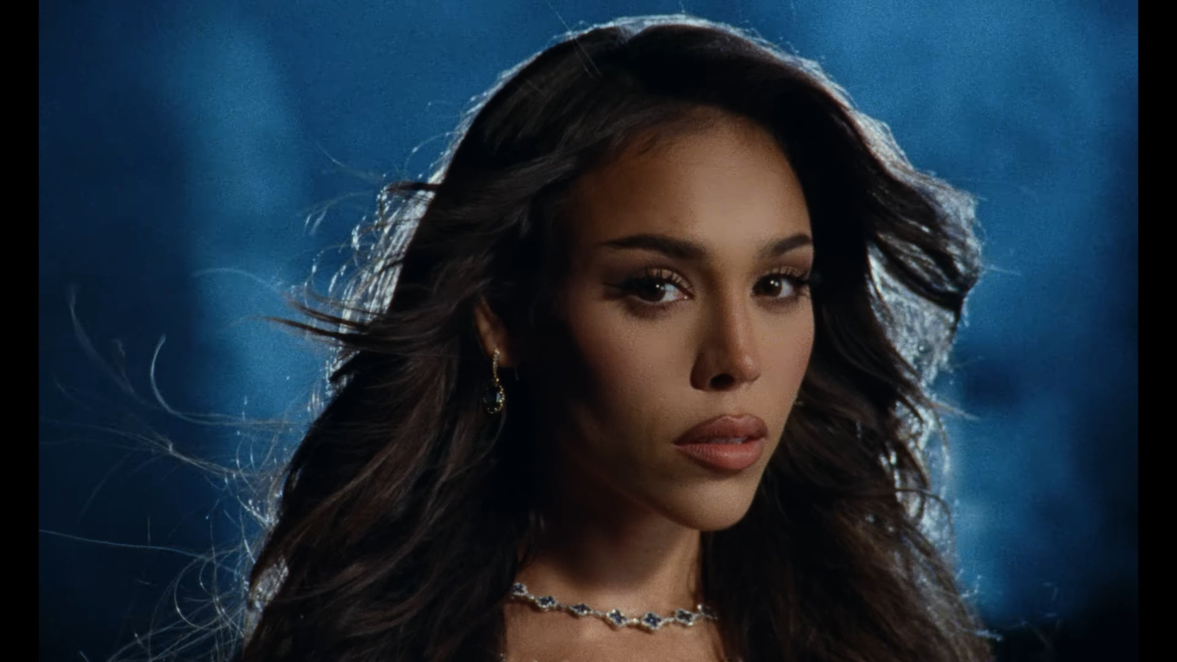 https://e.radikal.host/2025/08/18/videoplayback.webm_snapshot_02.12.130.jpg