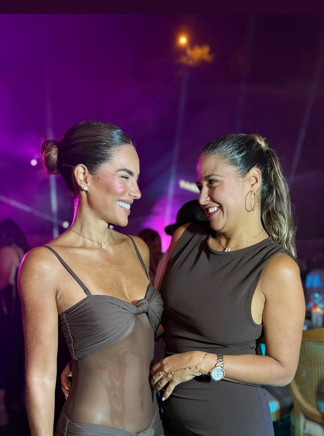 https://e.radikal.host/2025/08/19/1bdd436219a00f3ab.jpg