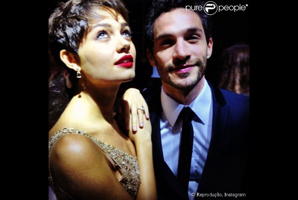 https://e.radikal.host/2025/08/21/221775-sophie-charlotte-posa-com-o-ator-michel-950x0-2.jpg