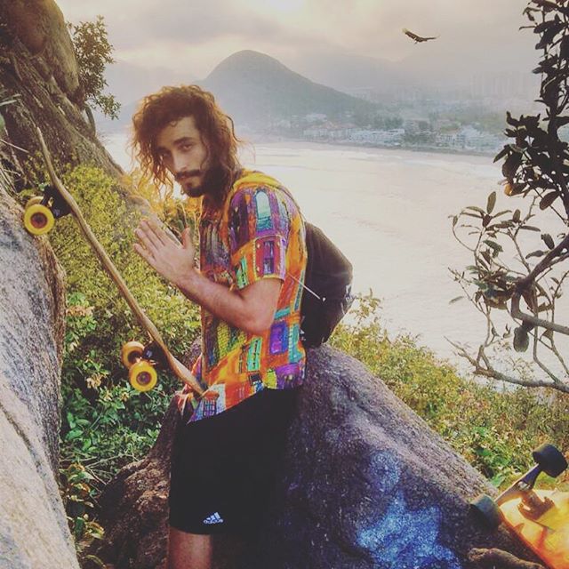 https://e.radikal.host/2025/08/24/14240629_291784541195103_1347650958_n.jpg