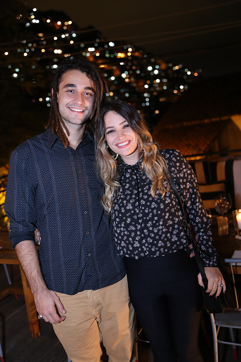 https://e.radikal.host/2025/08/24/Gabriel-Reif-e-Luana-Gil.jpg