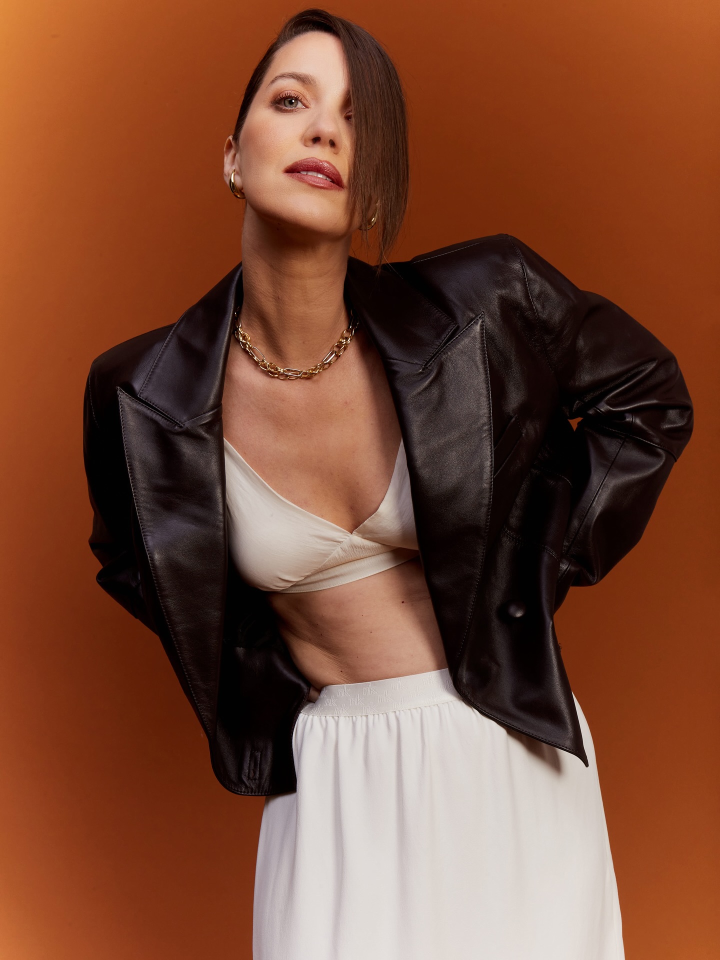 https://e.radikal.host/2025/08/24/NATALIY-DILL-4.jpg