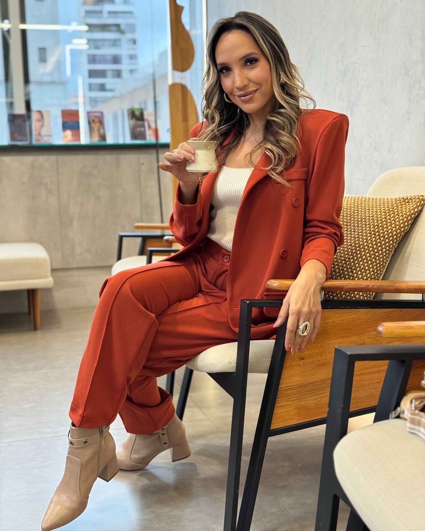 https://e.radikal.host/2025/08/24/maria_maya_1751839770621.jpg