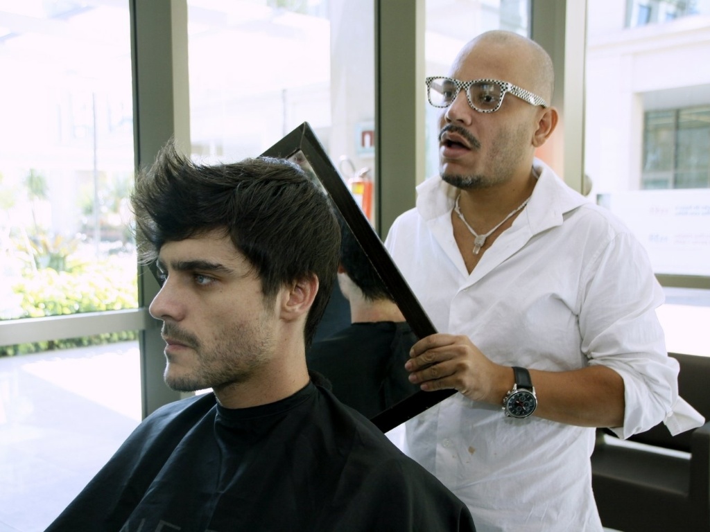 https://e.radikal.host/2025/08/27/14mar2014---guilherme-leicam-esteve-em-um-salao-na-barra-da-tijuca-zona-oeste-do-rio-para-cortar-os-cabelos-o-ator-viveu-laerte-na-primeira-fase-da-novela-em-familia-1394831778718_1024x768.jpg